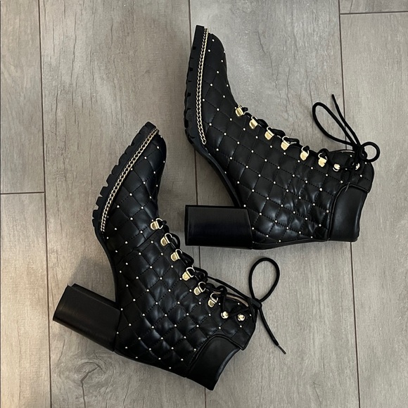 Ron White Tatum Quilted Leather Ankle Boot Gold Accent Waterproof, Size 40/9 - Picture 7 of 14